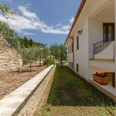 Apartment L'uliveto *